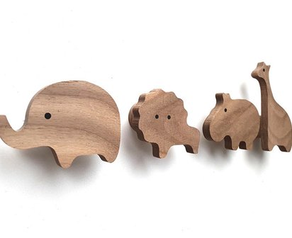 4 stuks - kapstok haken - dieren - kinderkamer - olifant, leeuw, nijlpaard, giraffe - walnoot