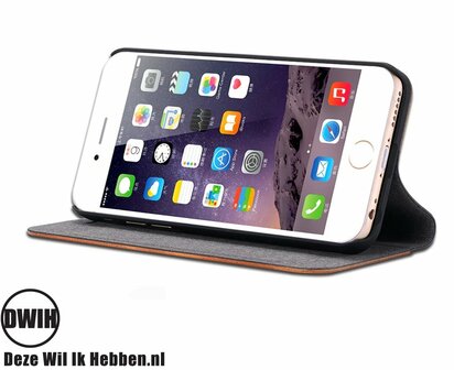 iPhone 14 Flip case &ndash; Bamboe en zwart Leer