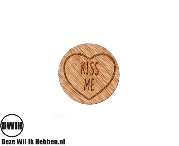 LaserWood Pin / Broche Kiss Me
